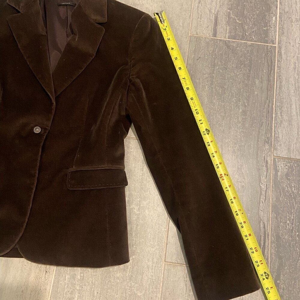 Tahari Velvet Single Breasted Detailed Button Structured Blazer Brown Size 6 - Picture 11 of 12